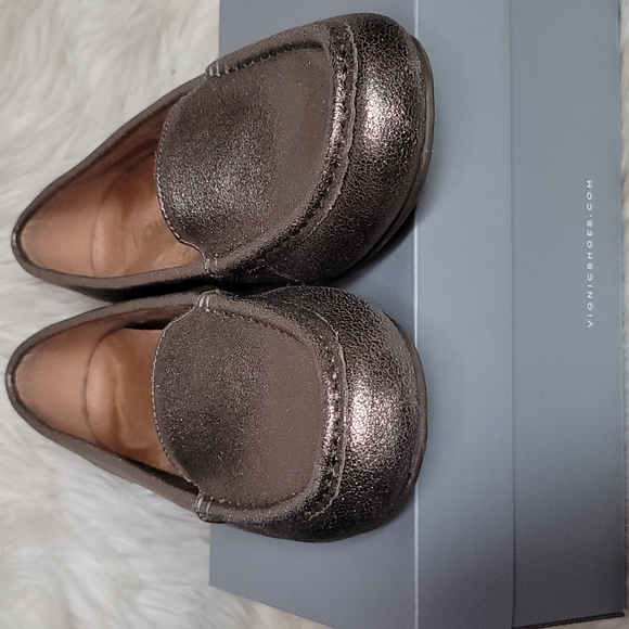 Women's Vionic Chill Debbie Metallic, Gold, US Size 9.5 - Picture 2 of 11